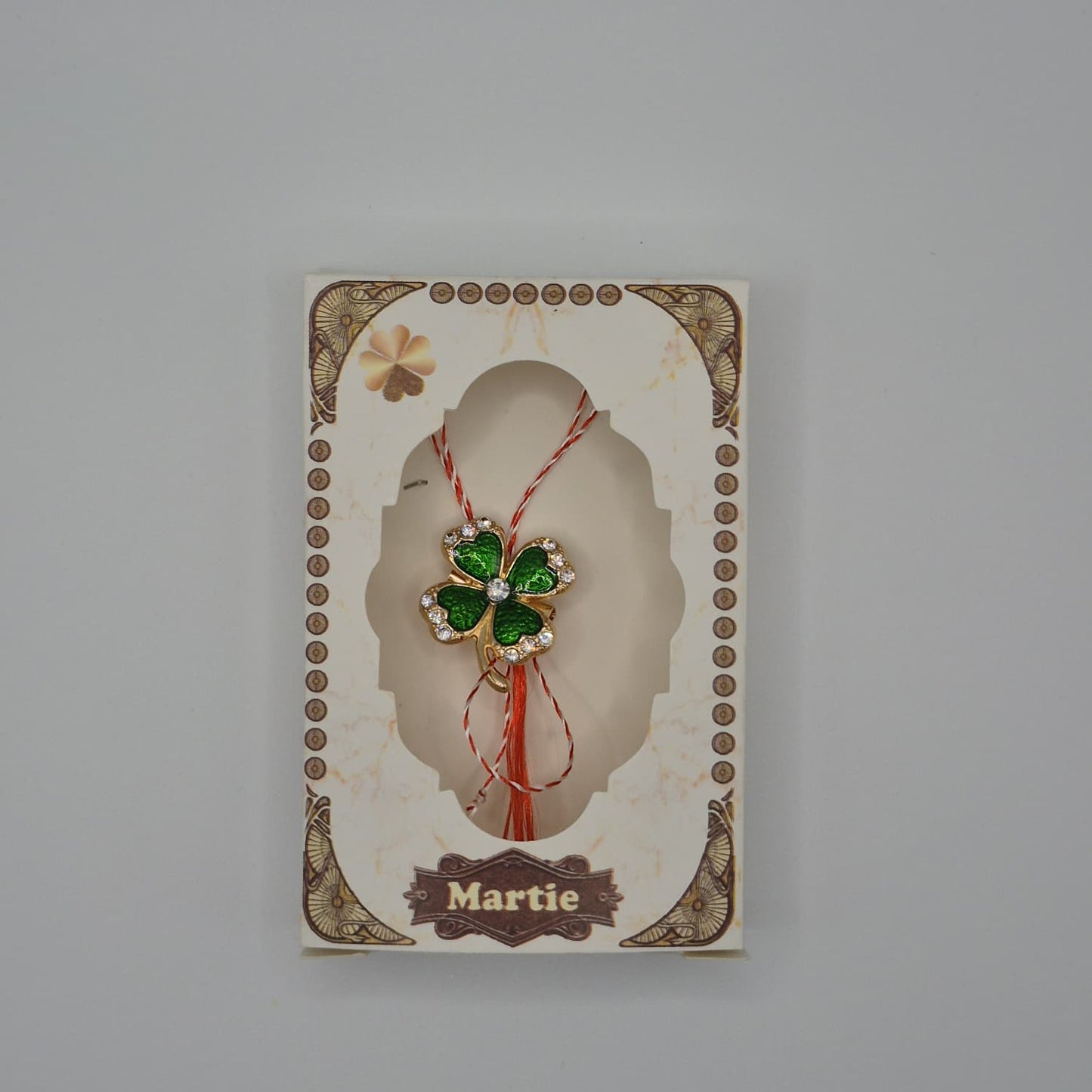 Mărțișor Tip Broșă / Brosche mit rot-weißem Band - Typ 3 (weiße Box)