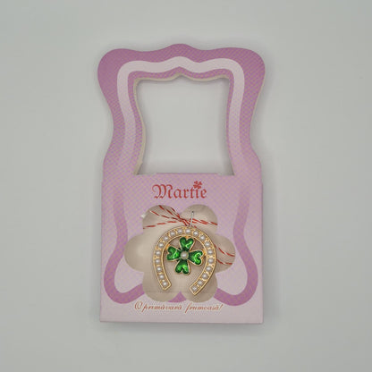 Mărțișor Tip Broșă / Brosche mit rot-weißem Band - Typ 1 (rosa Box)